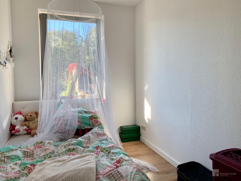 Feldstadt: Helle 2-Zimmer-Wohnung Balkon, Einbauküche & Tageslichtbad – nur 6 Wohnungen! - Foto 3