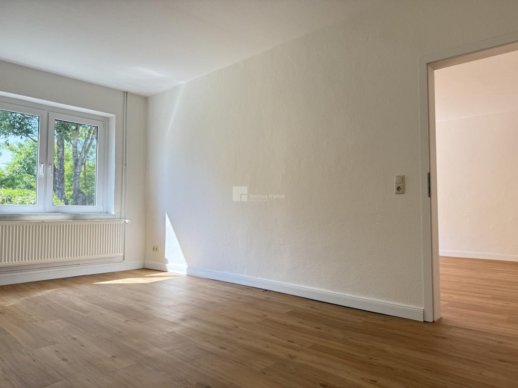 Aus dem 5. Zimmer zum Wohnzimmer sehend