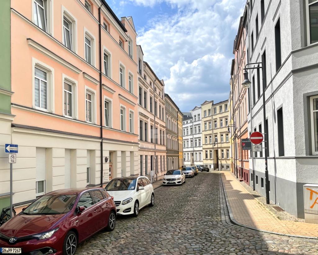 Die Querstraße zum Platz der Jugend