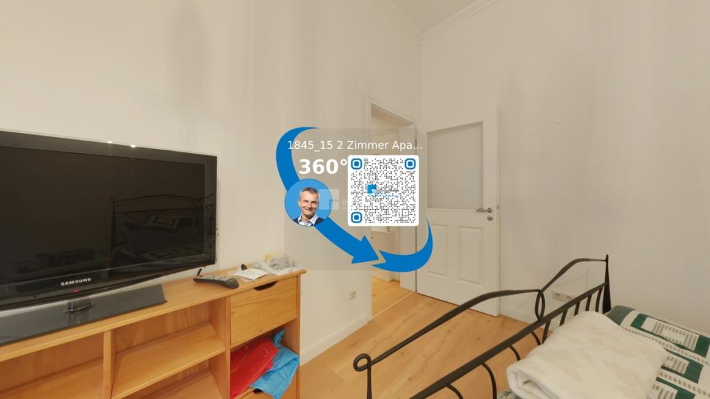 Hochparterre · Fußbodenheizung · EBK · Duschbad · hohe Holzfenster · Schlosspark direkt vor der Tür - Photo 1