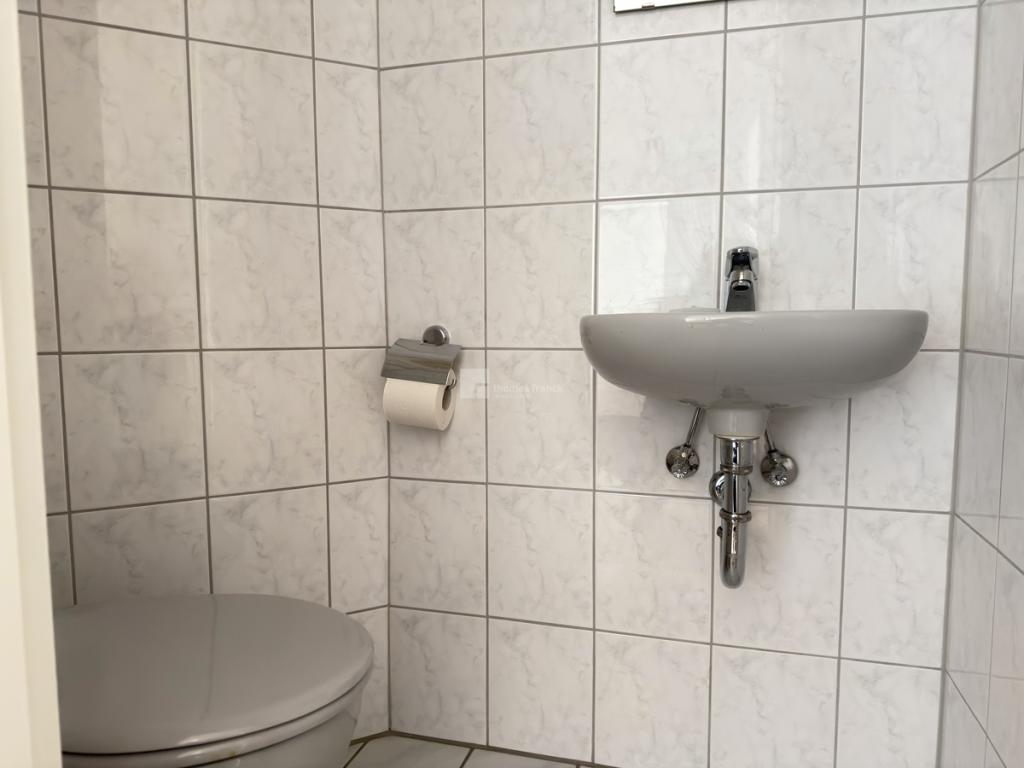 Repräsentatives Wohnen am Schlossgarten: Frisch renoviert & voller Wärme - Photo 2