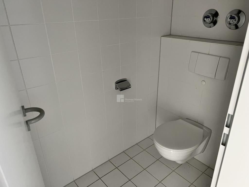 Schelfstadt am Pfaffenteich: 3-Zimmer-Wohnung mit Balkon, Fahrstuhl und Tiefgaragenstellplatz - Photo 4