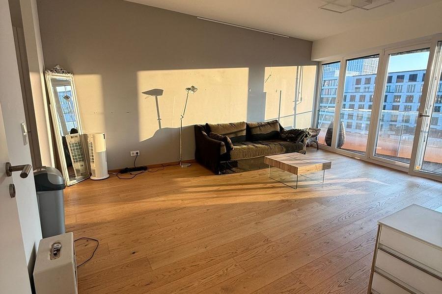 Luxuriöse 2‑Zimmer Wohnung im 5. OG mit Balkon in Berlin Mitte - Photo 1