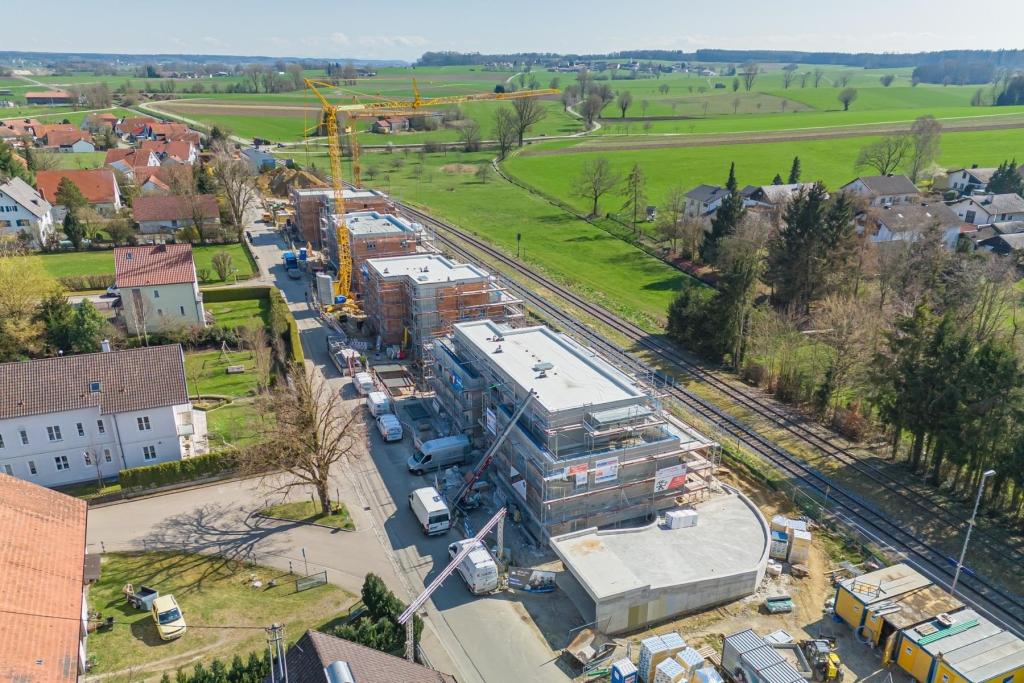 Exklusiver Erstbezug in Pfaffenhausen: Helle 2-Zimmer-Wohnung mit Terrasse und Garten - Foto 4
