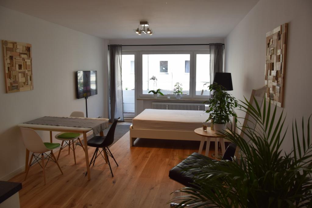Wunderschön, voll möbliertes Apartment mit Balkon Nähe Kolumbusplatz - Foto 2