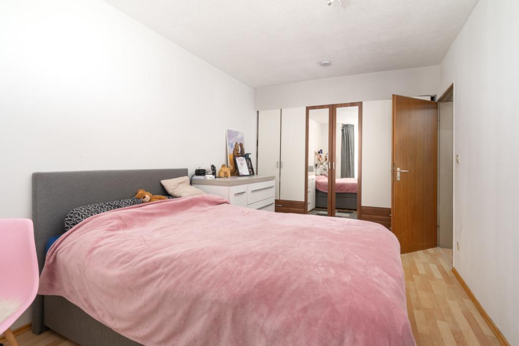 Großes Schlafzimmer