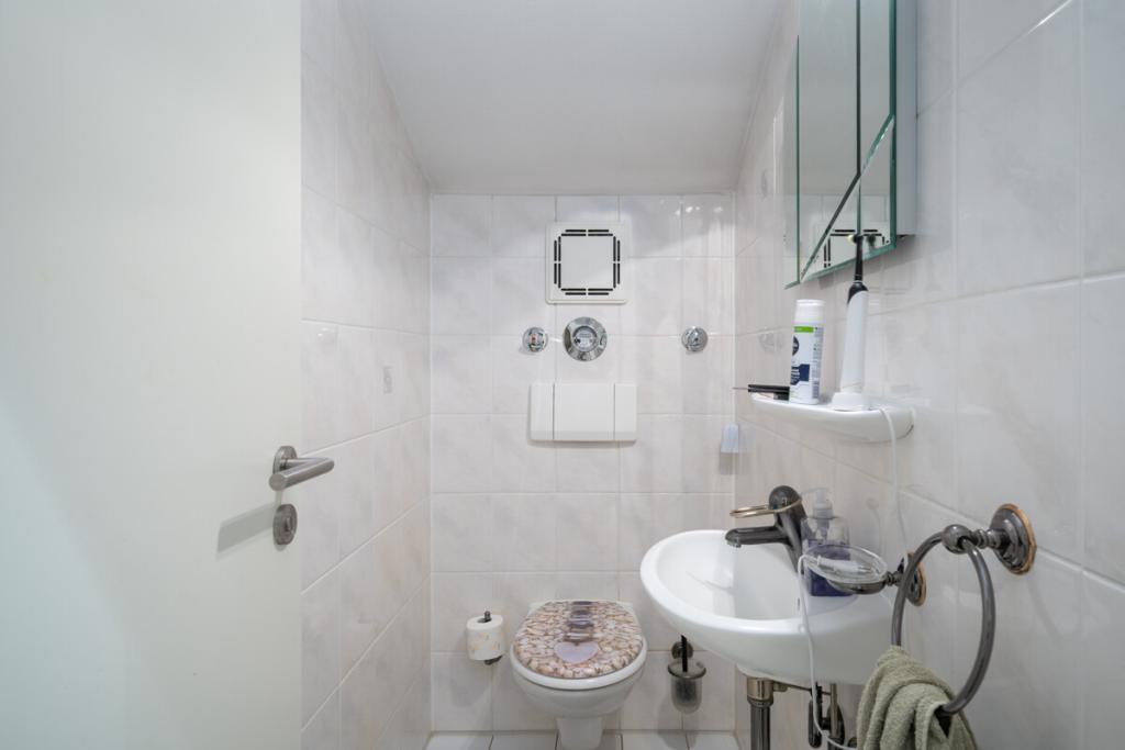 Separate Toilette im DG