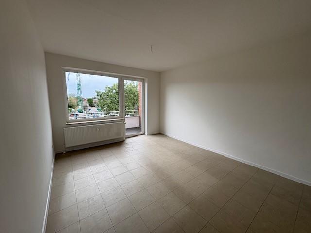 Wohnzimmer mit Balkon