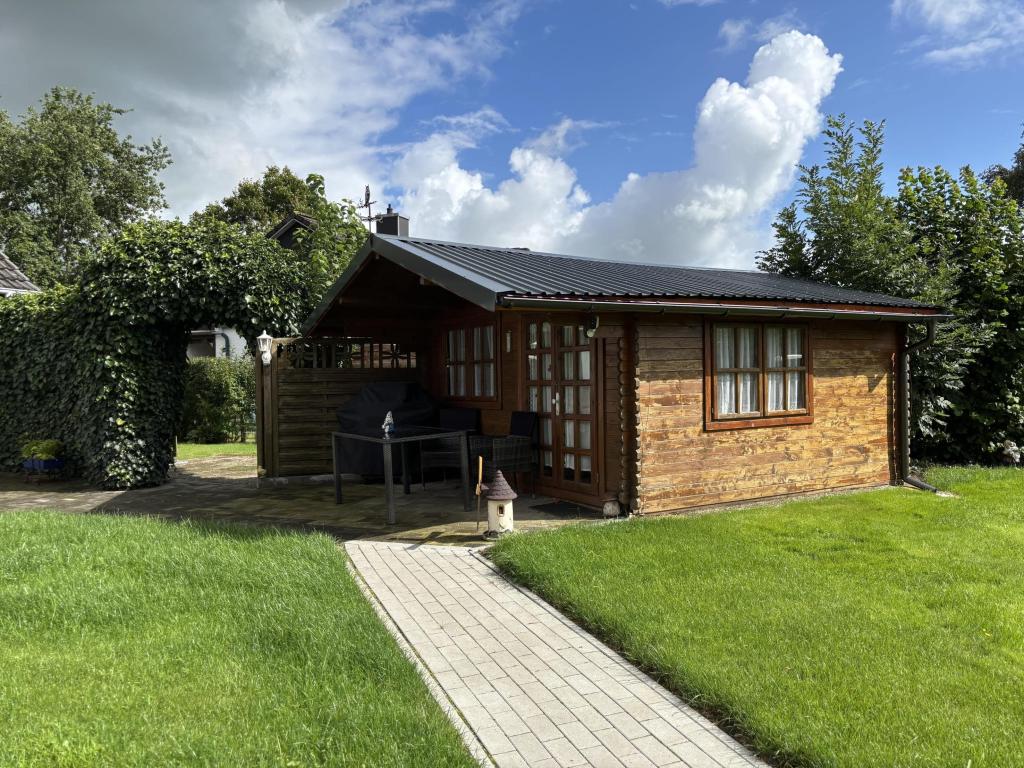 Holz-Gartenhaus
