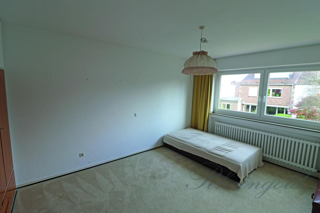 kinderzimmer mit schrank