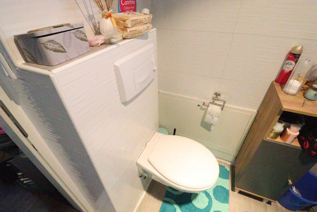 Vorderhaus - DG - Badezimmer - Bild 2