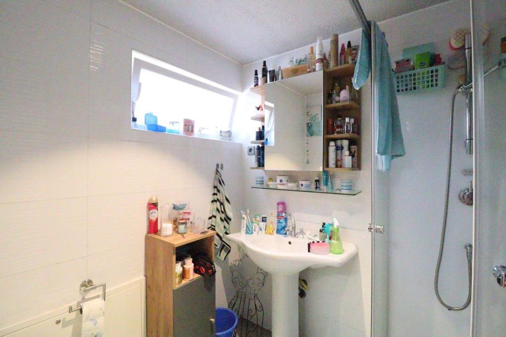 Vorderhaus - DG - Badezimmer