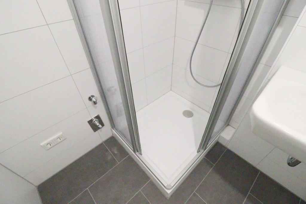 WRS Immobilien - Dreieich-Sprendlingen - sanierte 3 Zimmer Wohnung mit Balkon - Photo 4