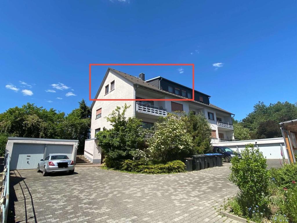WRS Immobilien - Frisch renovierte 3 Zimmer Dachgeschosswohnung in Feldrandlage von Rockenberg - Photo 4