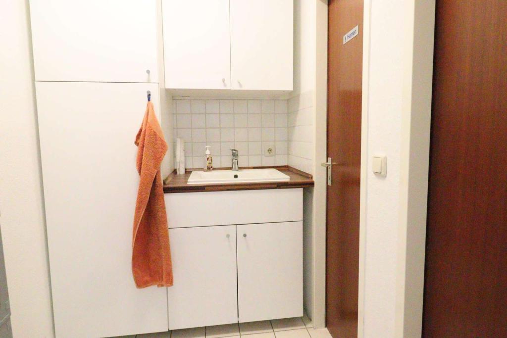 Waschbecken - WC Anlage