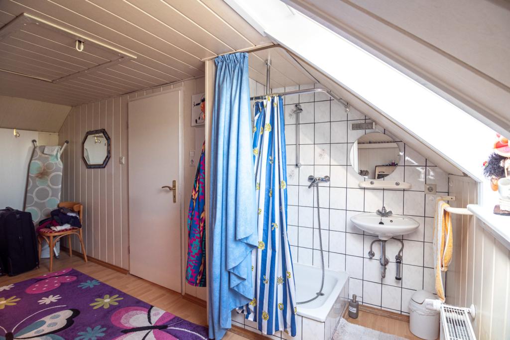 Kinderzimmer mit Dusche