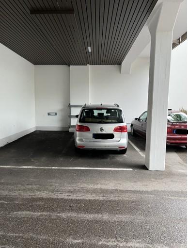  Stellplatz überdacht