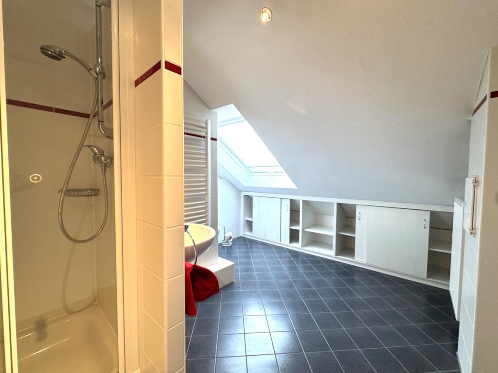 Badezimmer DG