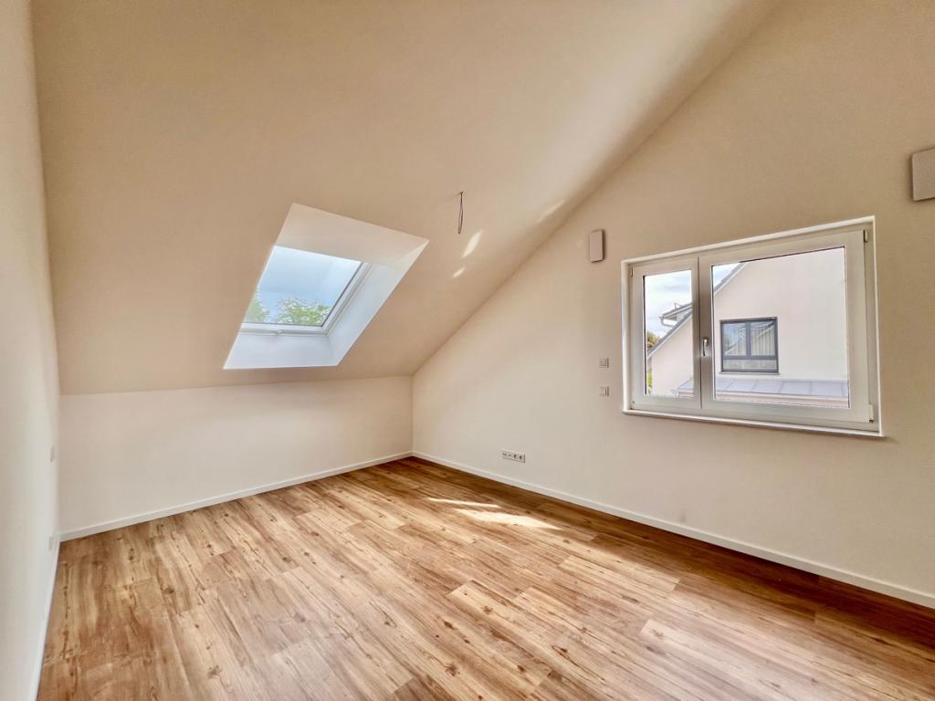 Über den Dächern von Göggingen: stilvoller & lichtdurchfluteter Neubau mit EBK - ablösefrei - Foto 1