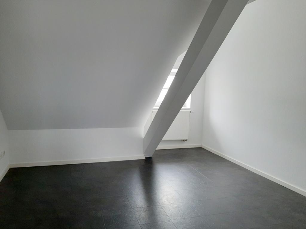 Pfiffiges Dachgeschossapartment mit besonderem Flair - EBK ablösefrei - sofort verfügbar - Photo 4