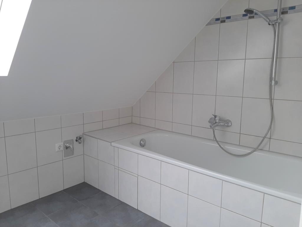 Pfiffiges Dachgeschossapartment mit besonderem Flair - EBK ablösefrei - sofort verfügbar - Photo 3