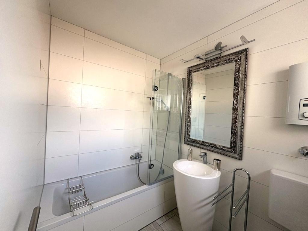 **TOP Apartment, super gepflegt mit EBK** - Photo 4