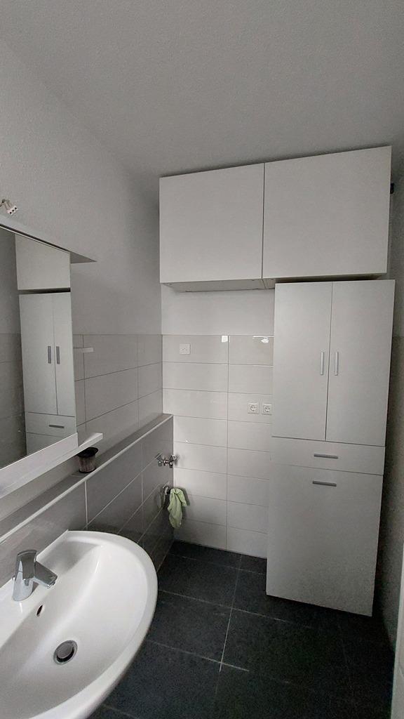 10-Gast WC schrank EG.jpg