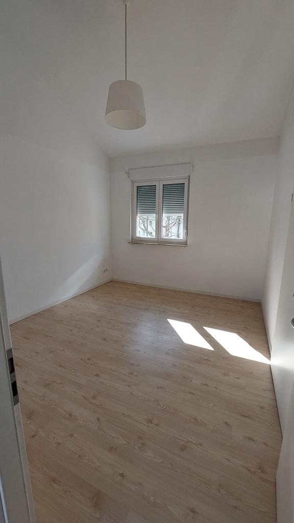 24-Schlafzimmer 2 DG.jpg