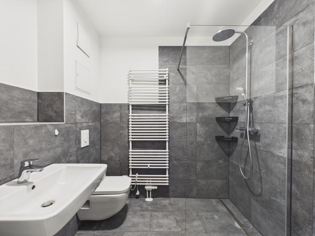Moderne und sonnige 1-Raum-Wohnung mit Balkon - Foto 3