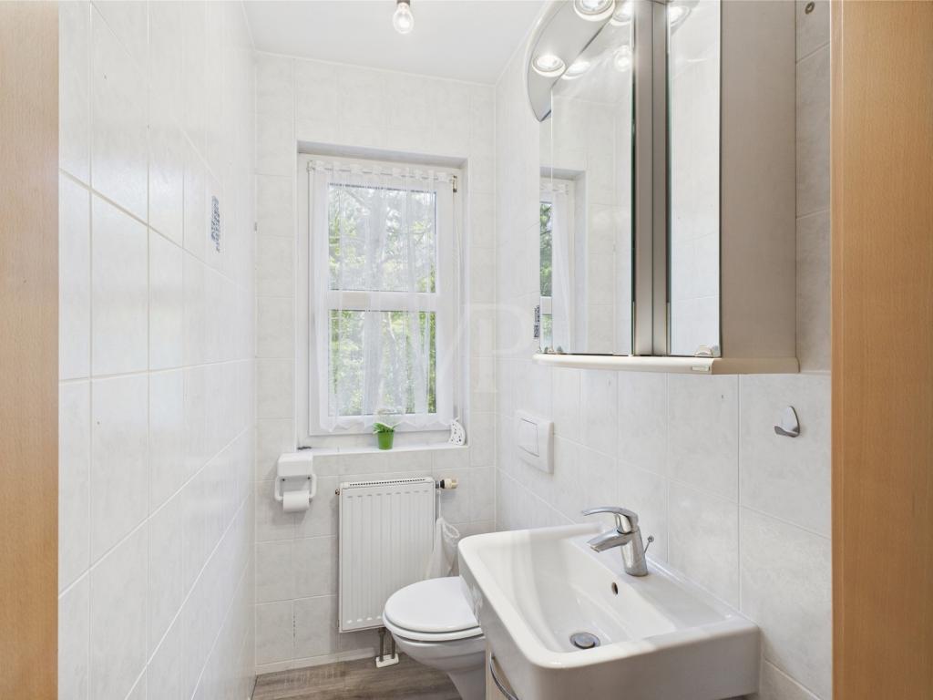 WC mit Fenster im Obergeschoss