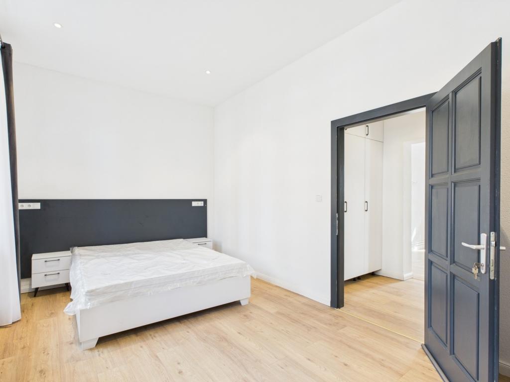 Schlafzimmer mit Doppelbett