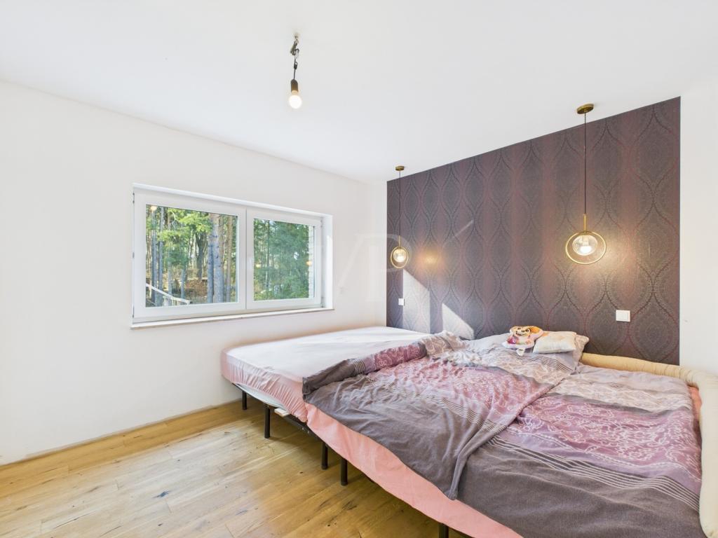 Master-Schlafzimmer im DG