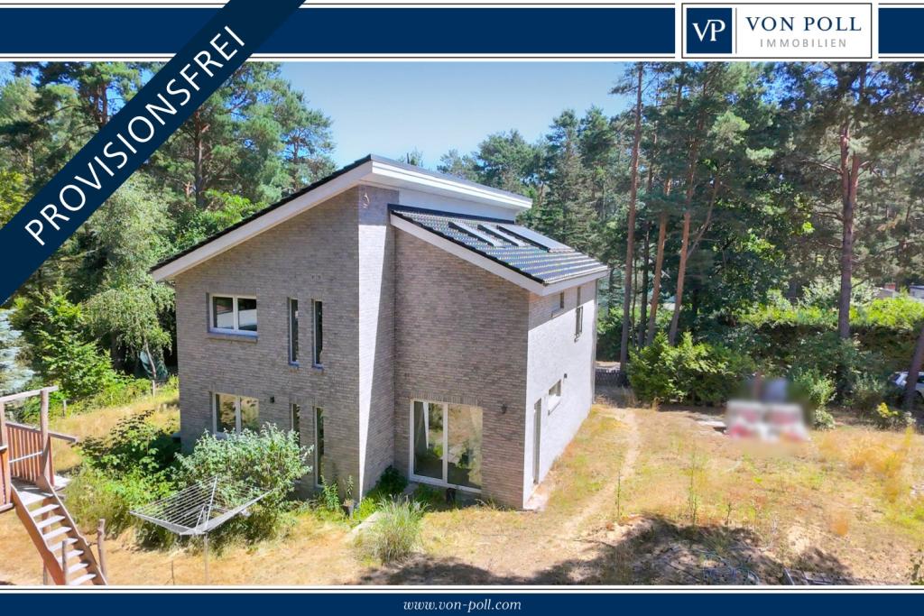 seitliche Hausrückansicht