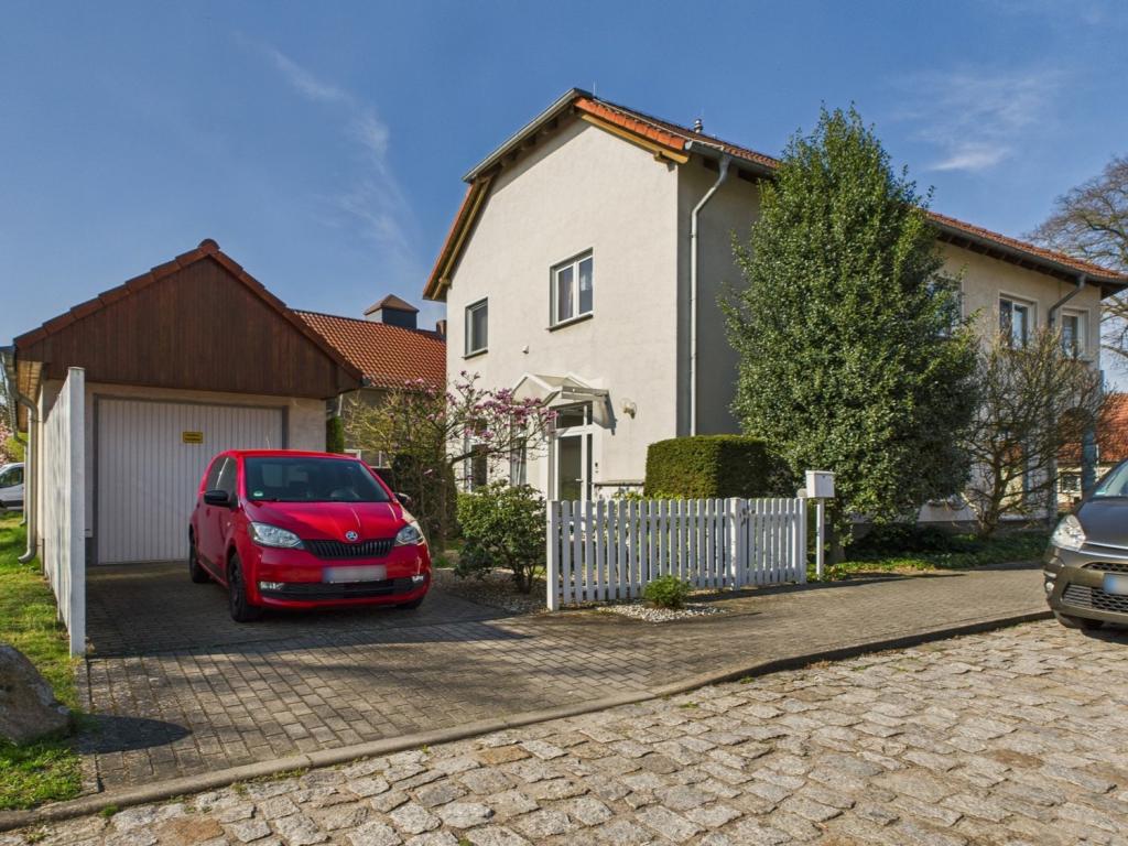 Doppelgarage Einfahrt Straße