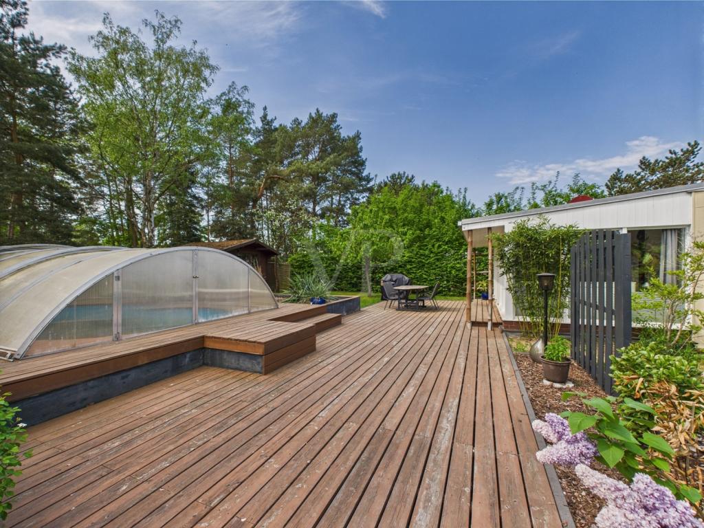 Pool & Terrasse