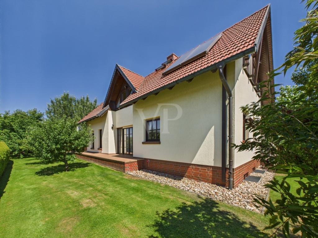 Blick auf den Südgiebel des Hauses