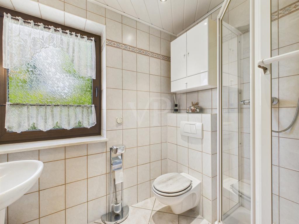 Gäste WC mit Dusche im Erdgeschoss
