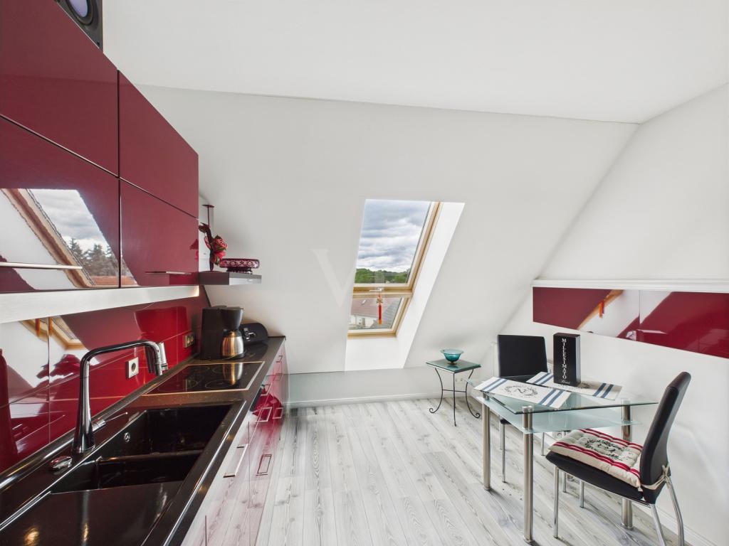 Sonnige Dachgeschosswohnung mit Balkon in bevorzugter Innenstadtlage von Mittenwalde - Photo 3