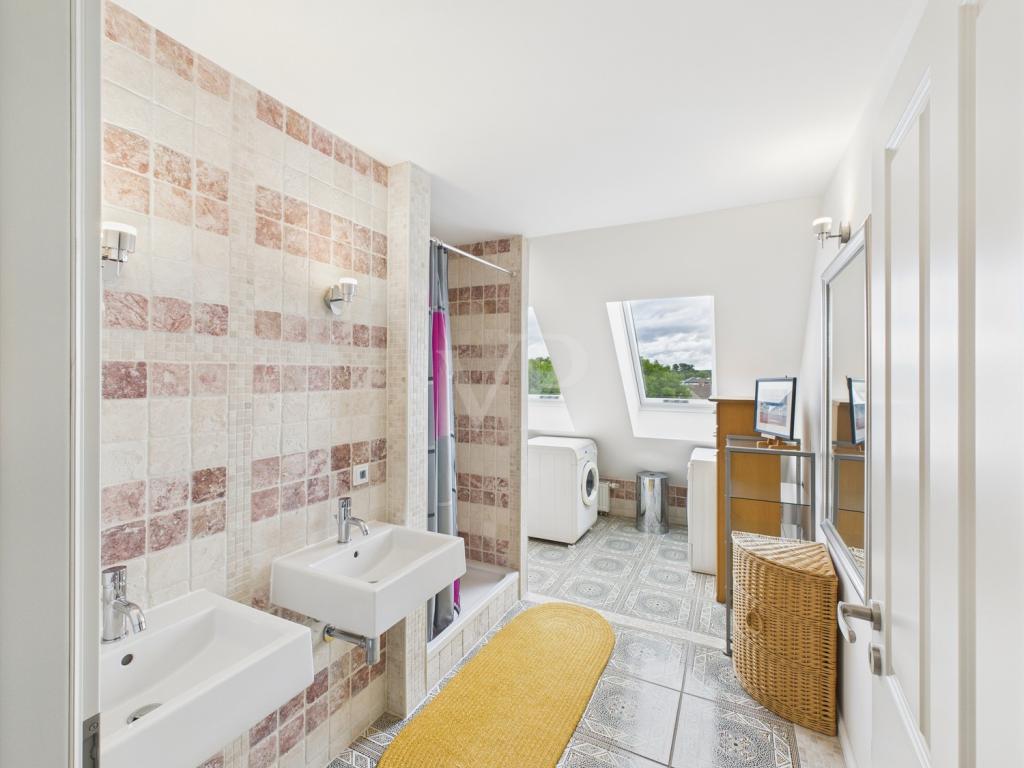 Sonnige Dachgeschosswohnung mit Balkon in bevorzugter Innenstadtlage von Mittenwalde - Photo 4