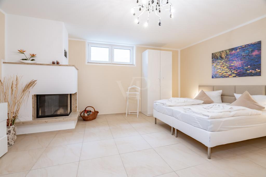 Weitläufige Villa im Grünen mit Raum für Generationen - Photo 2
