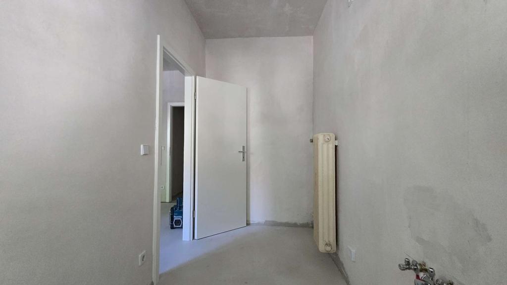 Helle, großzügige 1-Zimmer-Wohnung mit viel Potenzial - Photo 1