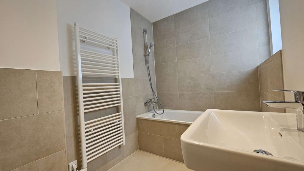 Modernisiertes Studio-Apartment mit Balkon - Photo 4