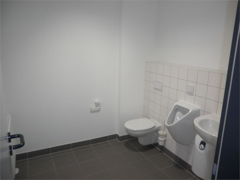 Herren WC im Büro