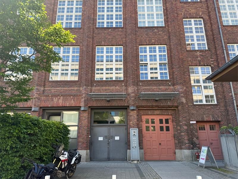 Hinterer Zugang zum Gebäude