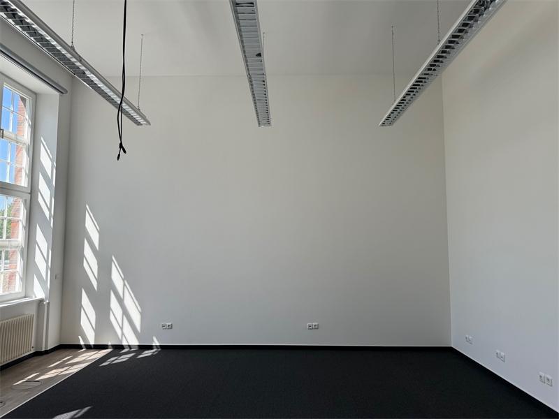 Abgeschlossener Büro1