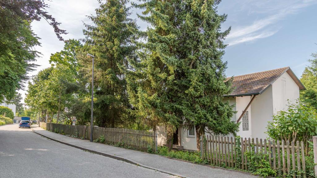 Straßenansicht vor Parzelle 1