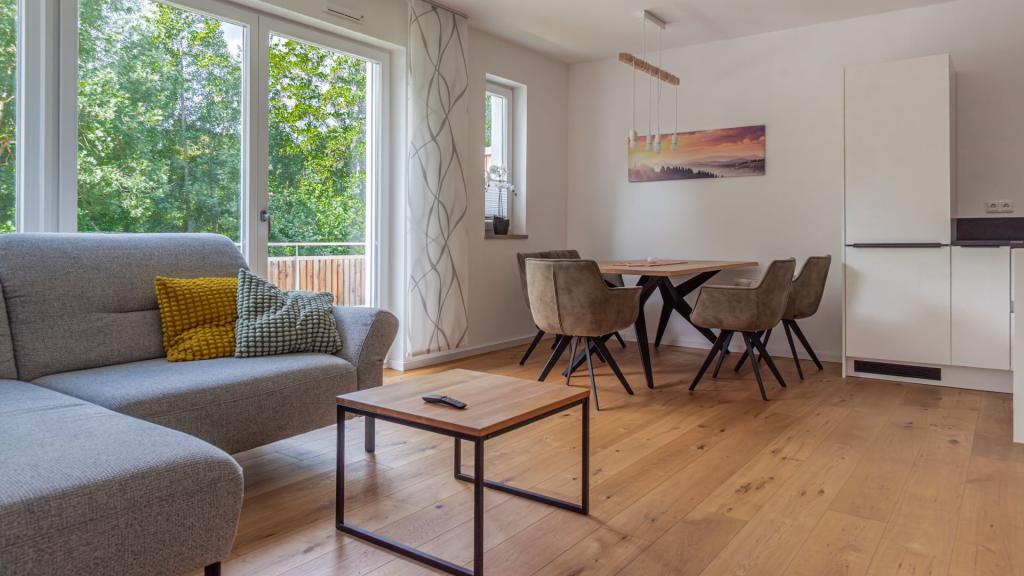 Wohnzimmer und Essbereich