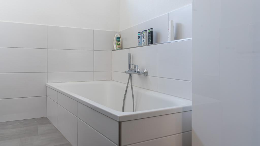 Badezimmer mit Badewanne
