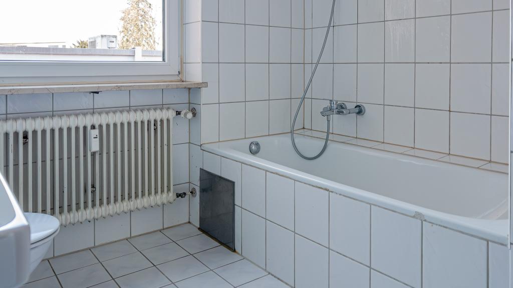 Wannenbad mit Fenster