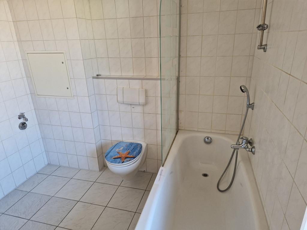 Lichtdurchflutete 4-RW mit großem Balkon im 2.OG in 4-Familienhaus in Gera-Debschwitz zu vermieten. - Photo 2
